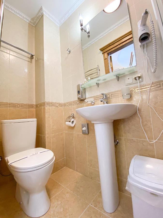 Петрос Family Hotel 야렘체 객실 사진
